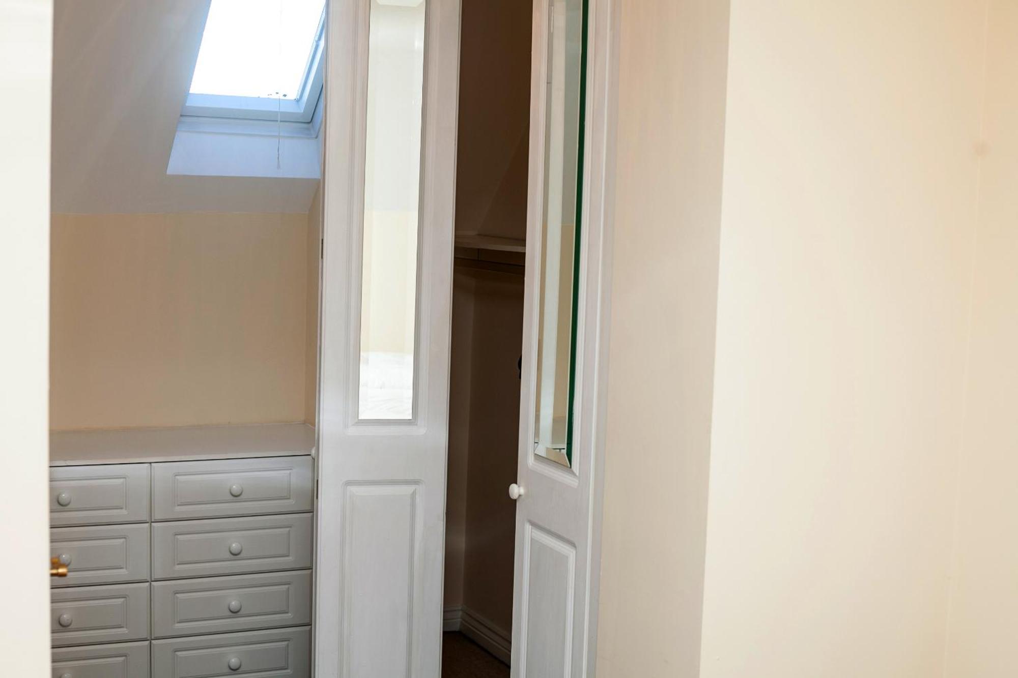 Avril Warwickshire Home Stay Nuneaton Bagian luar foto