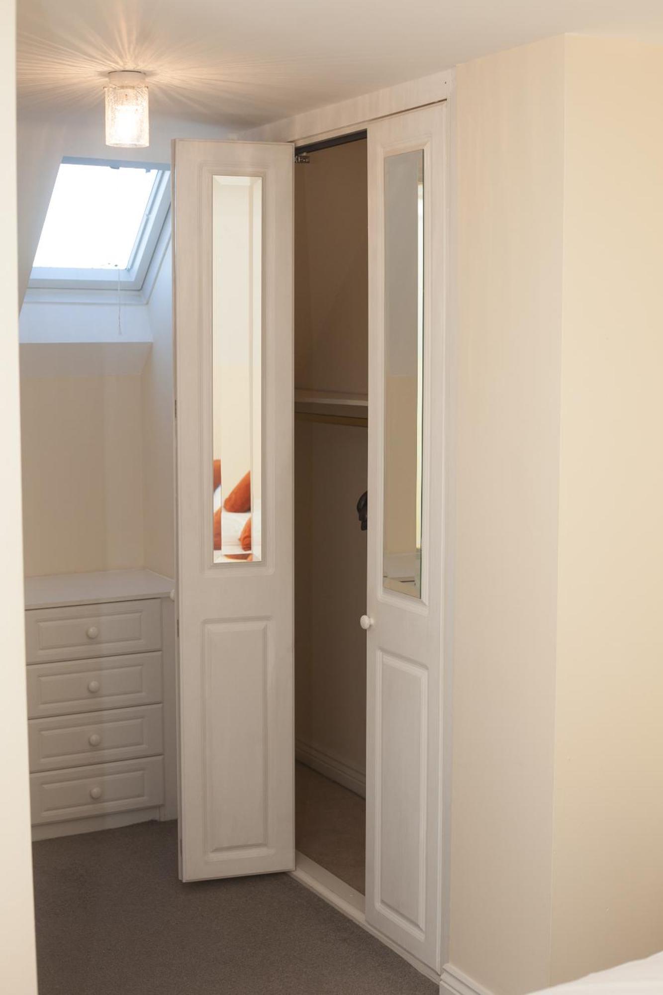 Avril Warwickshire Home Stay Nuneaton Bagian luar foto