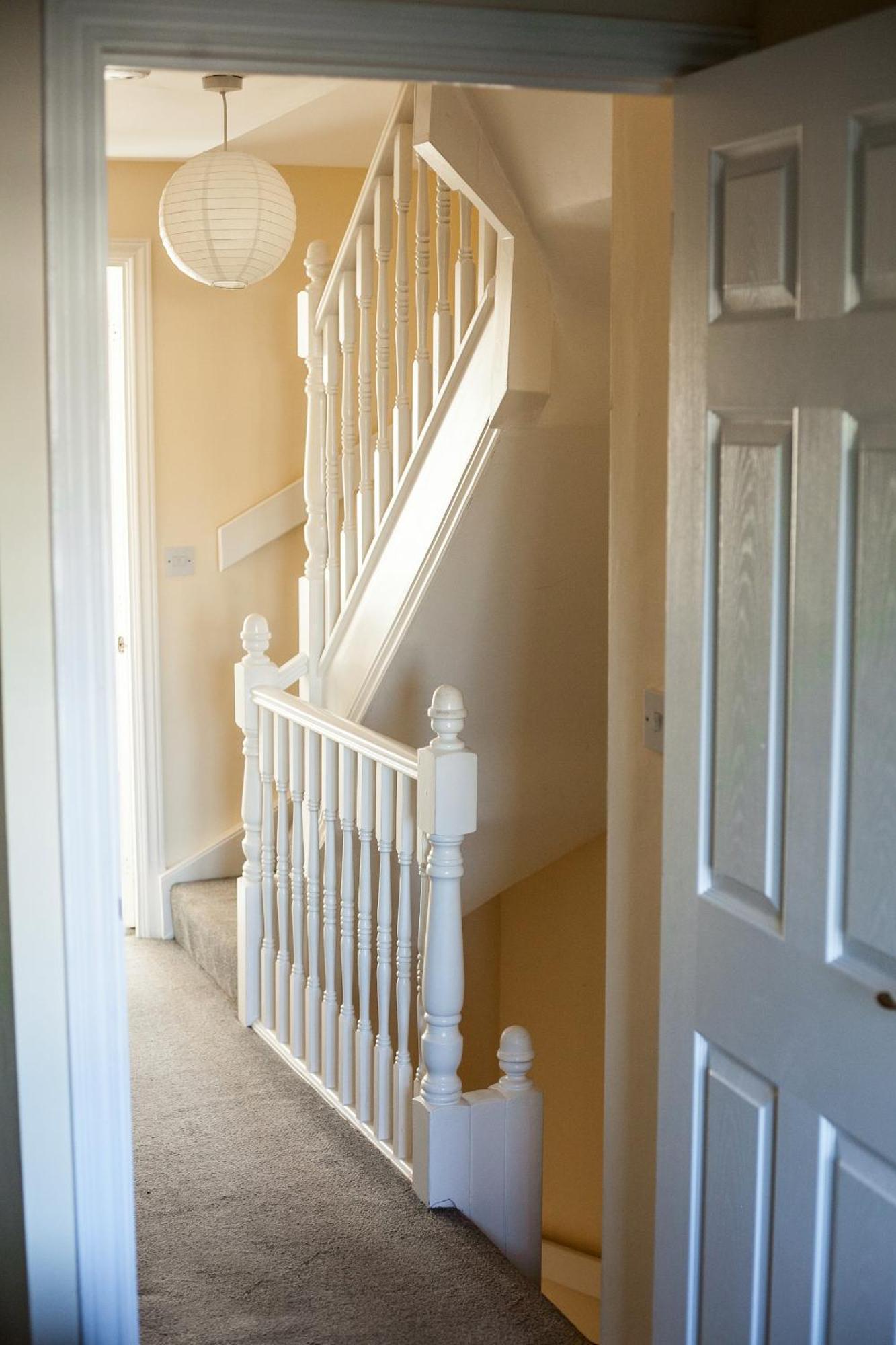 Avril Warwickshire Home Stay Nuneaton Bagian luar foto